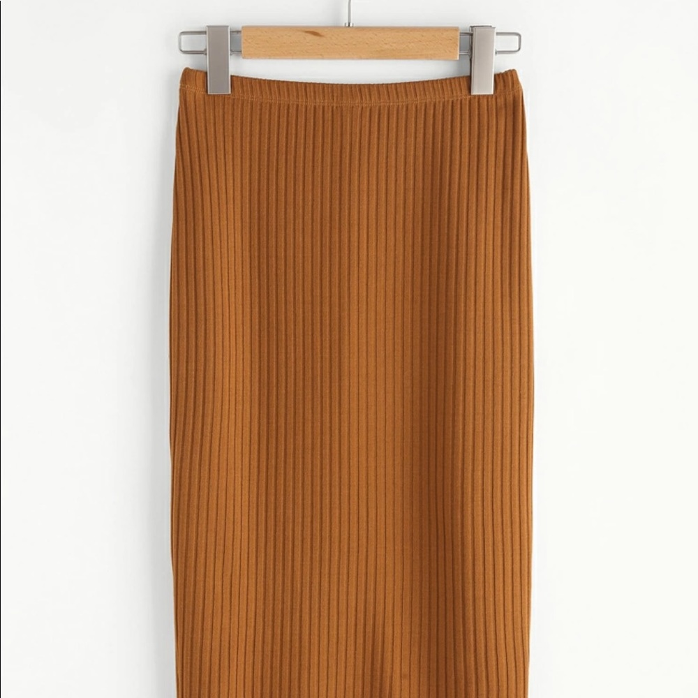 Brown Vented Back Rib Knit Skirt - Picture 3 of 4